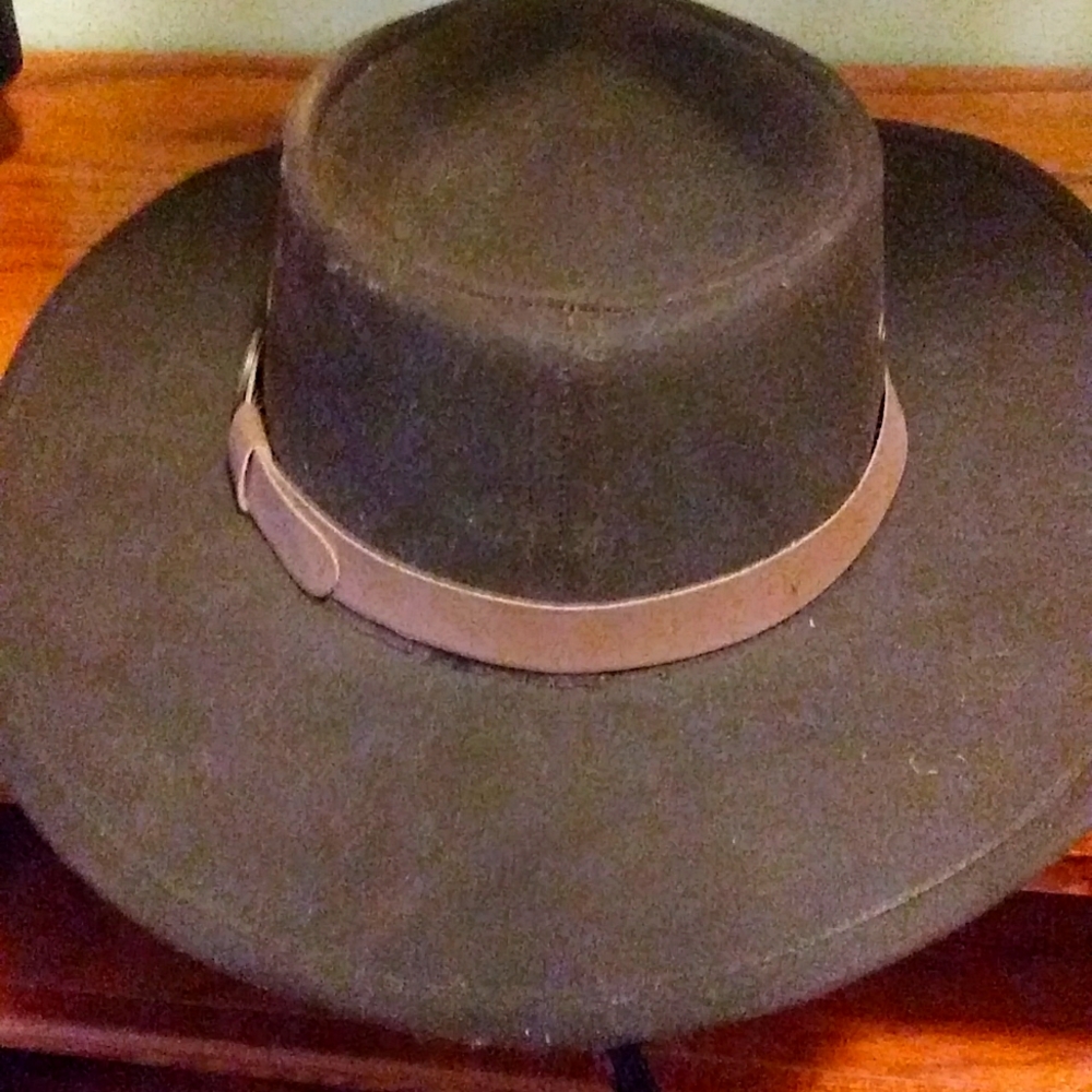 Outback trading company oil skin hat